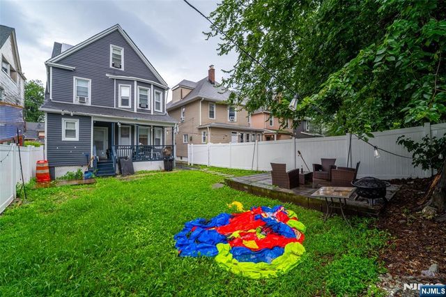69 Oakland Terrace, Newark, NJ 07106