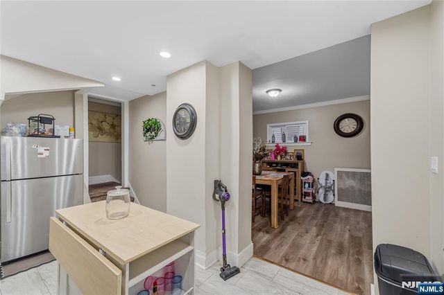 69 Oakland Terrace, Newark, NJ 07106