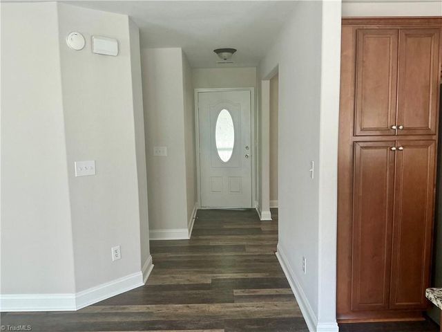 4981 Brian Center Lane, Winston-salem, NC 27106