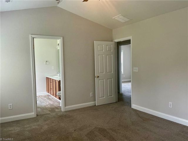 4981 Brian Center Lane, Winston-salem, NC 27106