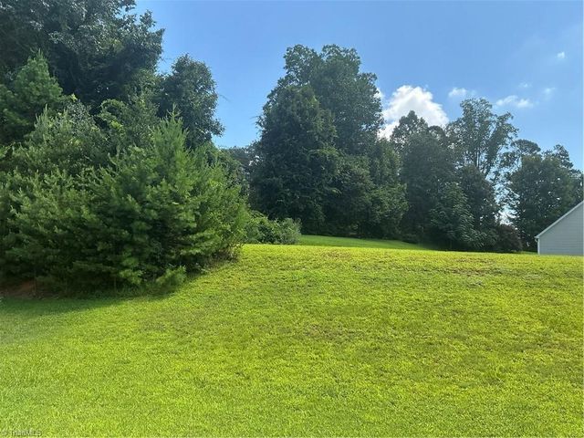 4981 Brian Center Lane, Winston-salem, NC 27106