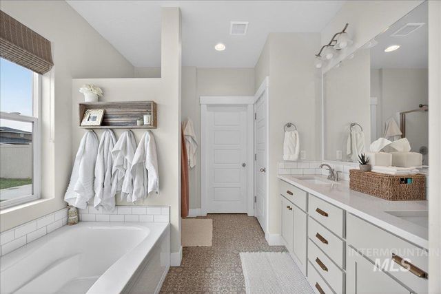 6018 W Milano Drive, Meridian, ID 83646