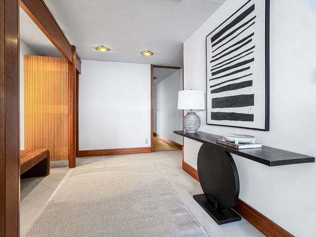 1040 N Lake Shore Drive 37A, Chicago, IL 60611