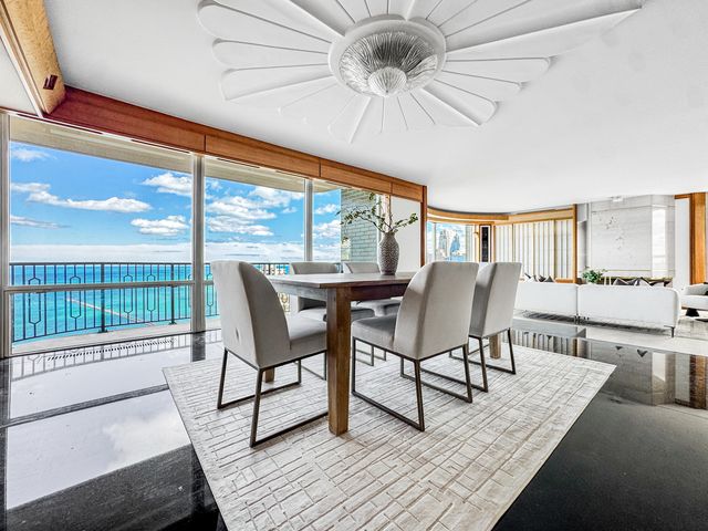 1040 N Lake Shore Drive 37A, Chicago, IL 60611