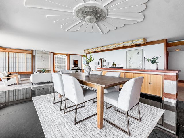 1040 N Lake Shore Drive 37A, Chicago, IL 60611