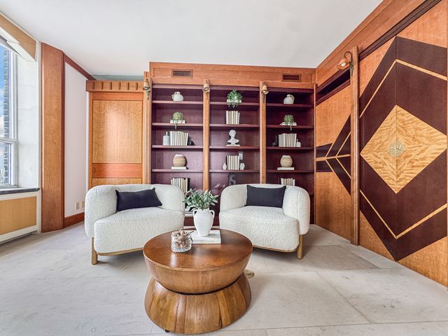 1040 N Lake Shore Drive 37A, Chicago, IL 60611