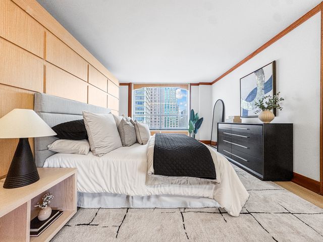 1040 N Lake Shore Drive 37A, Chicago, IL 60611