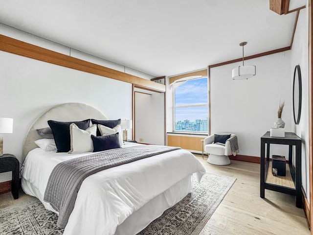 1040 N Lake Shore Drive 37A, Chicago, IL 60611