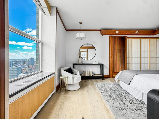 1040 N Lake Shore Drive 37A, Chicago, IL 60611
