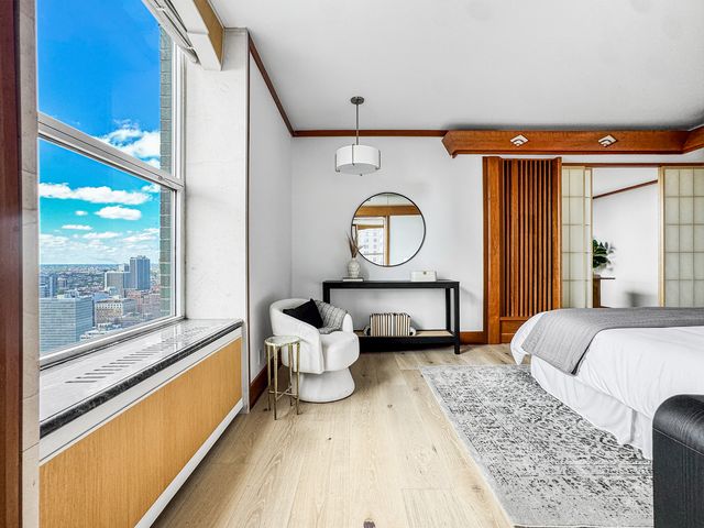 1040 N Lake Shore Drive 37A, Chicago, IL 60611