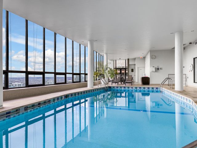 1040 N Lake Shore Drive 37A, Chicago, IL 60611
