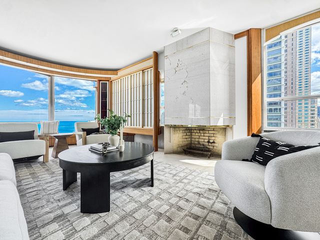 1040 N Lake Shore Drive 37A, Chicago, IL 60611
