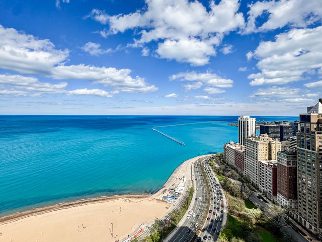 1040 N Lake Shore Drive 37A, Chicago, IL 60611
