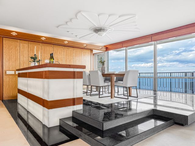1040 N Lake Shore Drive 37A, Chicago, IL 60611