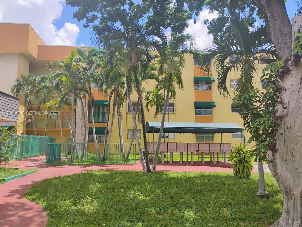 606 W 81st St 309, Hialeah, FL 33014