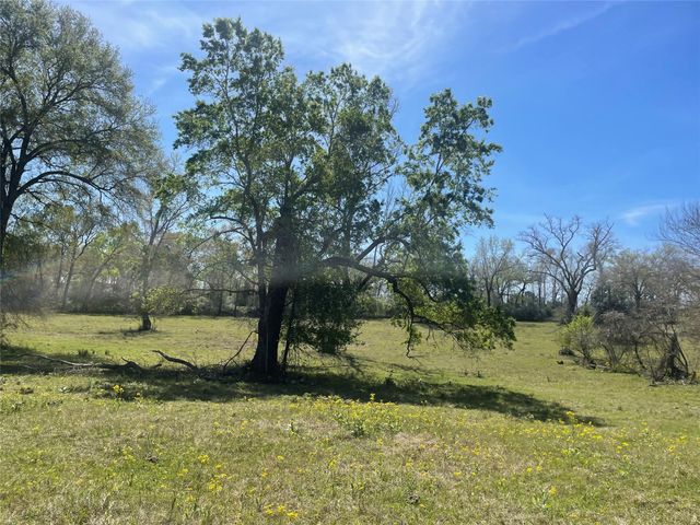 9877 County Road 112, Centerville, TX 75833