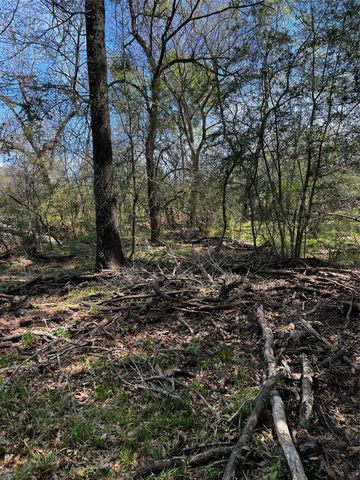 9877 County Road 112, Centerville, TX 75833