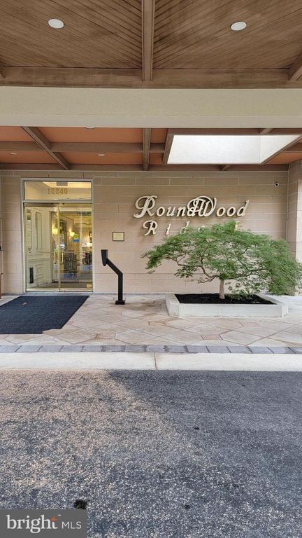 12240 ROUNDWOOD RD #604, Lutherville Timonium, MD 21093