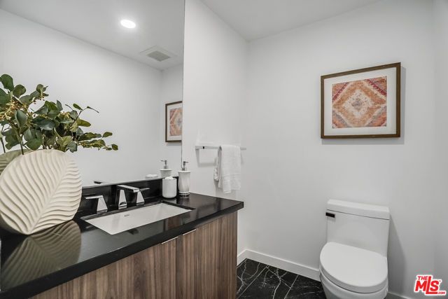 1021 S Shenandoah Street 303, Los Angeles, CA 90035