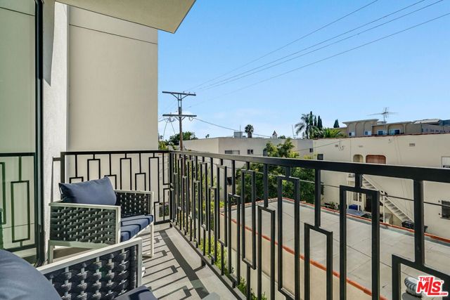 1021 S Shenandoah Street 303, Los Angeles, CA 90035