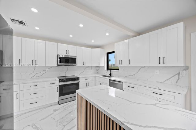 3850 NW 188th St, Miami Gardens, FL 33055