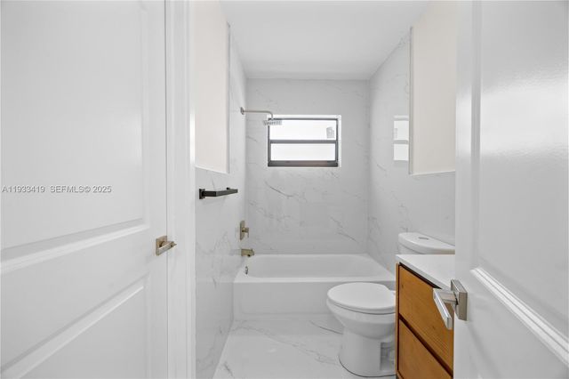 3850 NW 188th St, Miami Gardens, FL 33055