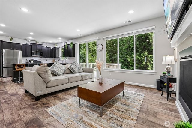 709 SE 101st Avenue SE, Lake Stevens, WA 98258