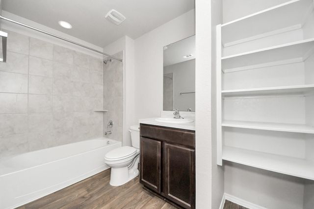 16916 Rich Pines Drive, Conroe, TX 77302