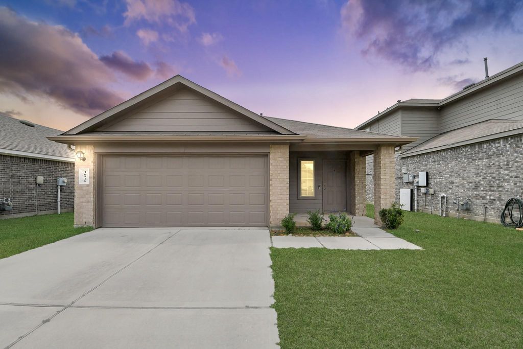 16916 Rich Pines Drive, Conroe, TX 77302