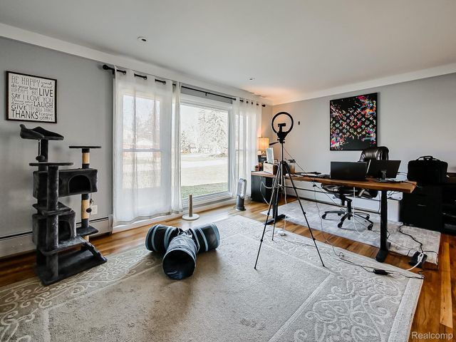 15958 Shadyside Drive, Livonia, MI 48154