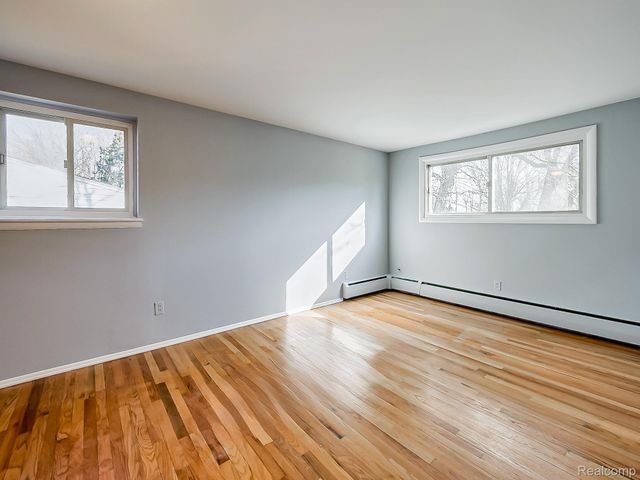 15958 Shadyside Drive, Livonia, MI 48154