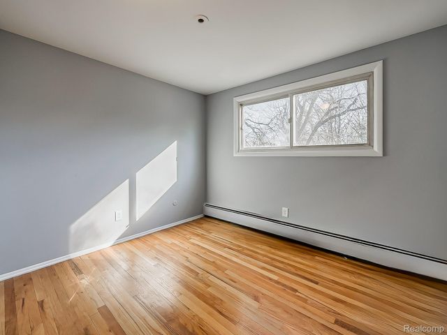 15958 Shadyside Drive, Livonia, MI 48154