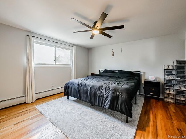 15958 Shadyside Drive, Livonia, MI 48154