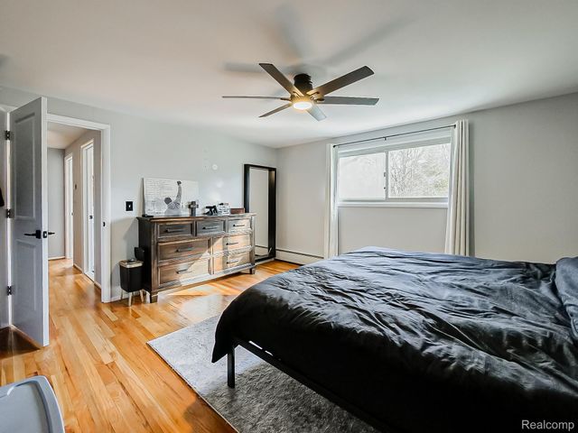 15958 Shadyside Drive, Livonia, MI 48154