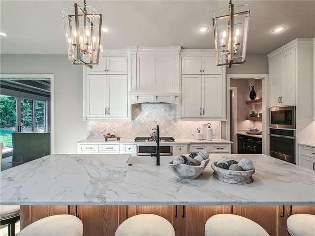 7916 Millridge Street, Shawnee, KS 66220