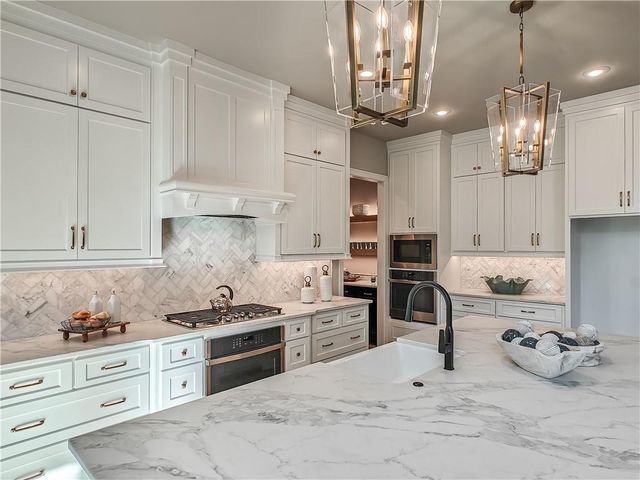 7916 Millridge Street, Shawnee, KS 66220