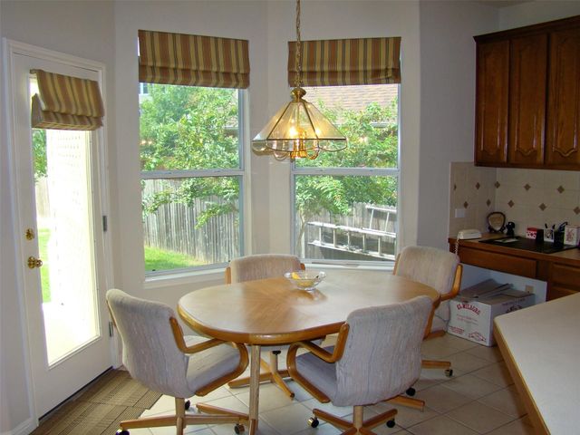 10700 Pointe View DR, Austin, TX 78738