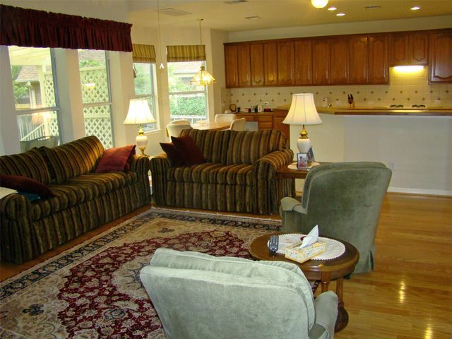 10700 Pointe View DR, Austin, TX 78738