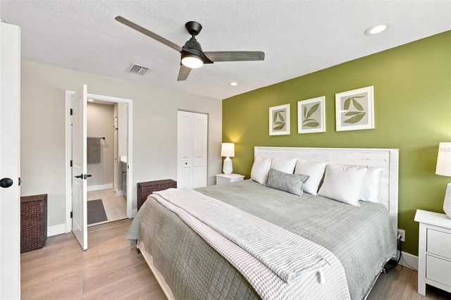 716 75TH AVENUE N, St Petersburg, FL 33702