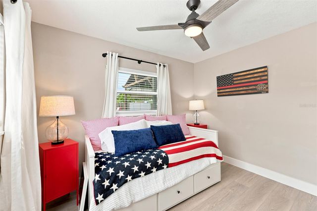 716 75TH AVENUE N, St Petersburg, FL 33702