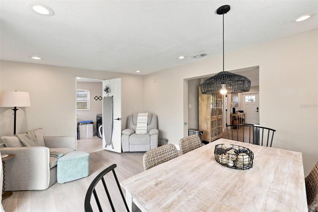 716 75TH AVENUE N, St Petersburg, FL 33702