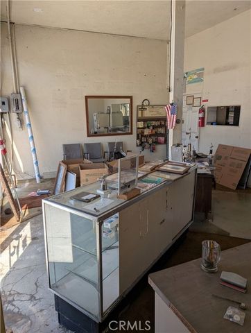 1071 Center Street, Riverside, CA 92507