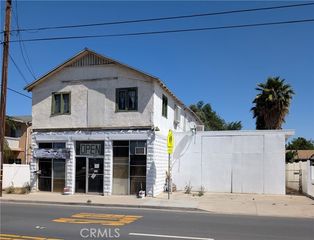1071 Center Street, Riverside, CA 92507