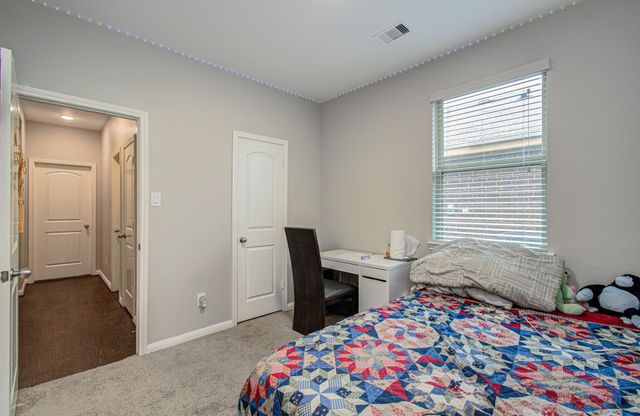 12727 Silver Winter Trail, Houston, TX 77014