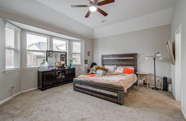 12727 Silver Winter Trail, Houston, TX 77014
