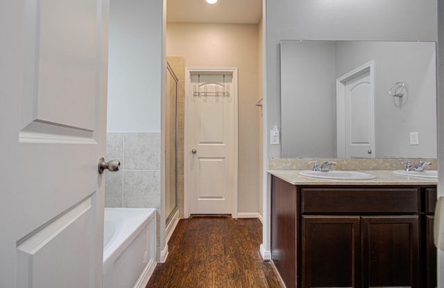 12727 Silver Winter Trail, Houston, TX 77014