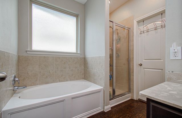12727 Silver Winter Trail, Houston, TX 77014