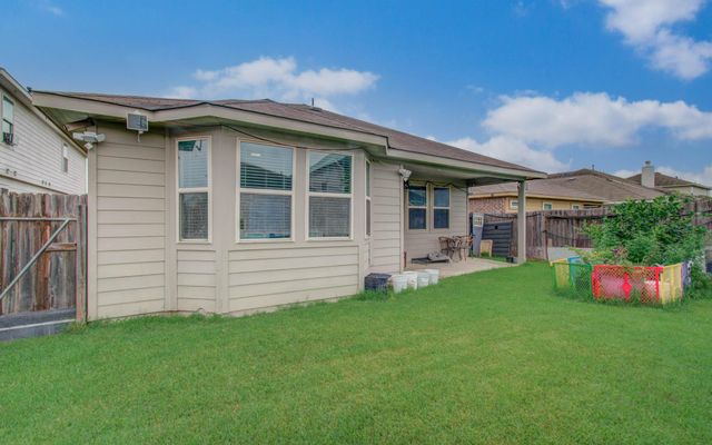 12727 Silver Winter Trail, Houston, TX 77014