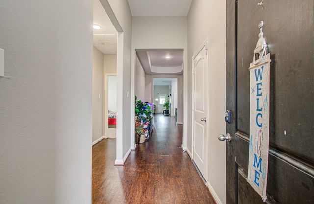 12727 Silver Winter Trail, Houston, TX 77014
