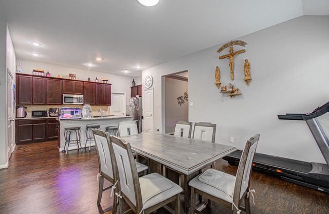 12727 Silver Winter Trail, Houston, TX 77014